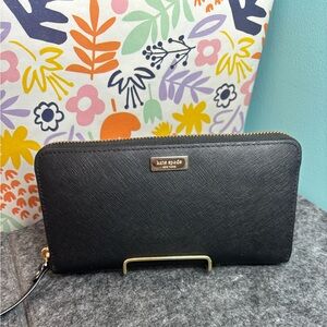 Kate Spade New York zip-around continental wallet